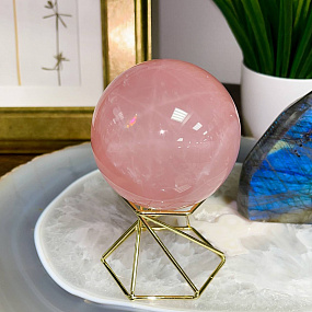 Шар из мадагаскарского Розового кварца, Артикул: 088915 - изображение товара №1