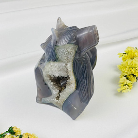 Волк резной из камня Агат серый с жеодой, Артикул: 071928 - изображение товара №1