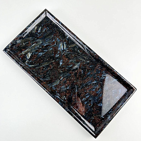 Блюдо из Арфведсонита (Нуумит)