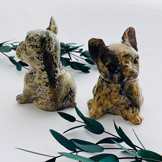 Французский бульдог резной из дендритовой Яшмы , Артикул: 101375 - изображение товара №1