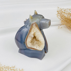 Волк резной из камня Агат серый с жеодой, Артикул: 071745 - изображение товара №1