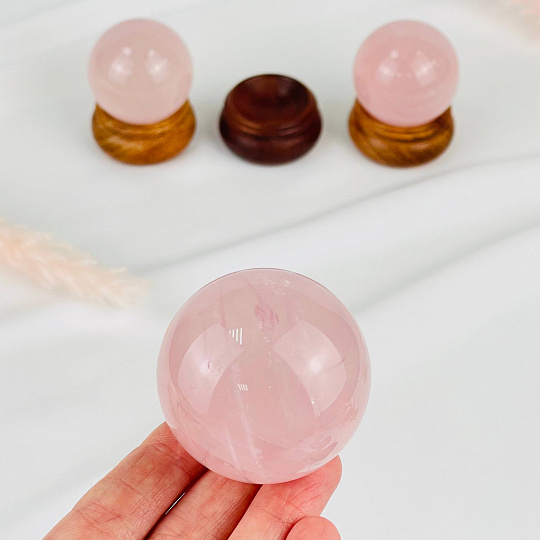 Шар из мадагаскарского Розового кварца на подставке, Артикул: 057257 - изображение товара №1