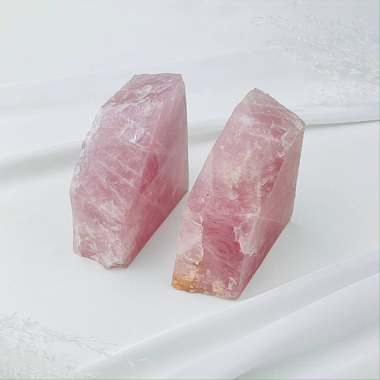 Держатель для книг из мадагаскарского Розового кварца, Артикул: 081586 - изображение товара №2