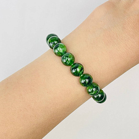 Браслет из Хромдиопсида