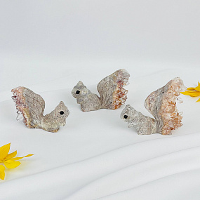 Белка из камня с друзами Горного Хрусталя