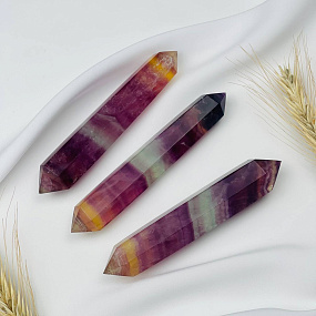 Кристалл двухконечный из Флюорита