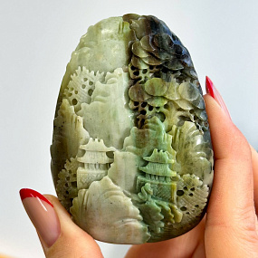 Камнерезная миниатюра из Агальматолита