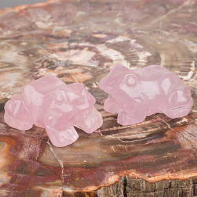Резная Лягушка из Розового кварца (Мадагаскар)