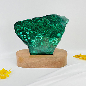 Срез Малахита на подставке